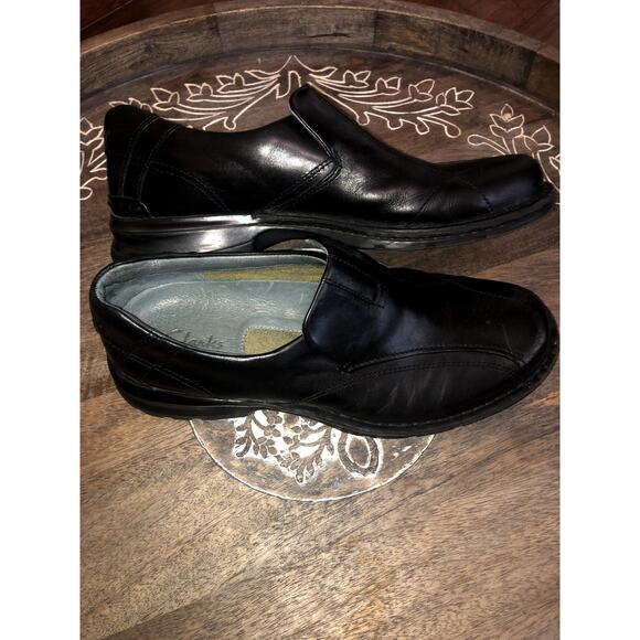Men's Clarks Black Leather Slip on Loafers - Picture 3 of 8